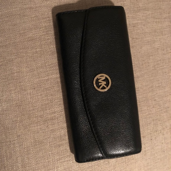 Michael Kors Handbags - Michael Kors wallet 🚨Sale🚨
